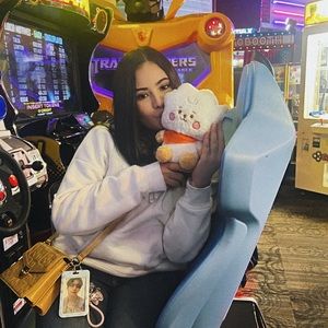 Meet your Posher, Maria